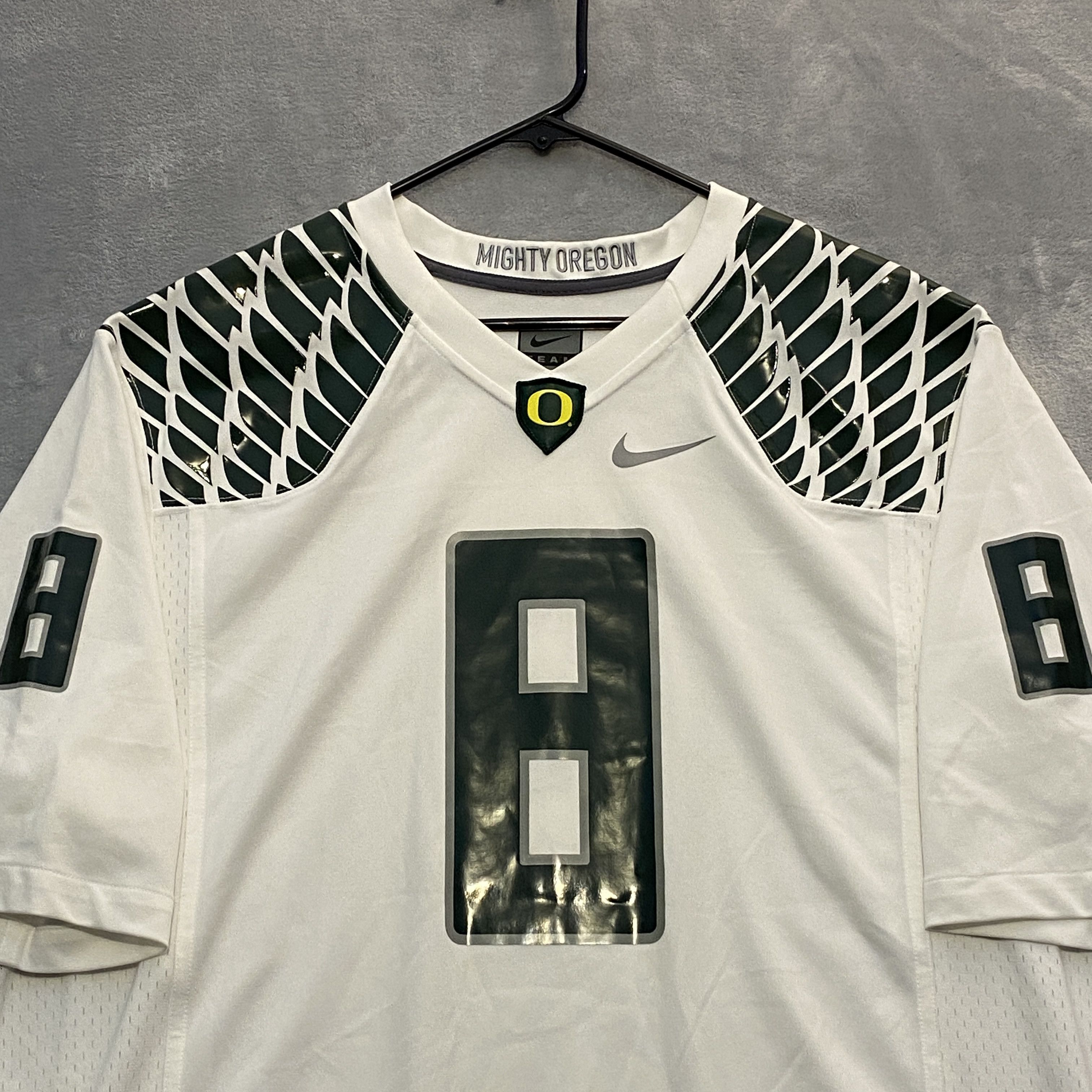 image of NCAA x Nike Marcus Mariota 8 Mighty Oregon Ducks Football Jersey Men XL in White
