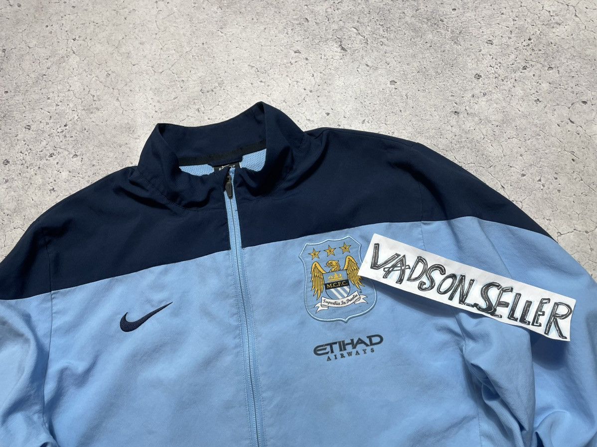 Nike Vintage Nylon Nike FC Manchester City Football Jacket Y2K Size US L / EU 52-54 / 3 - 5 Thumbnail