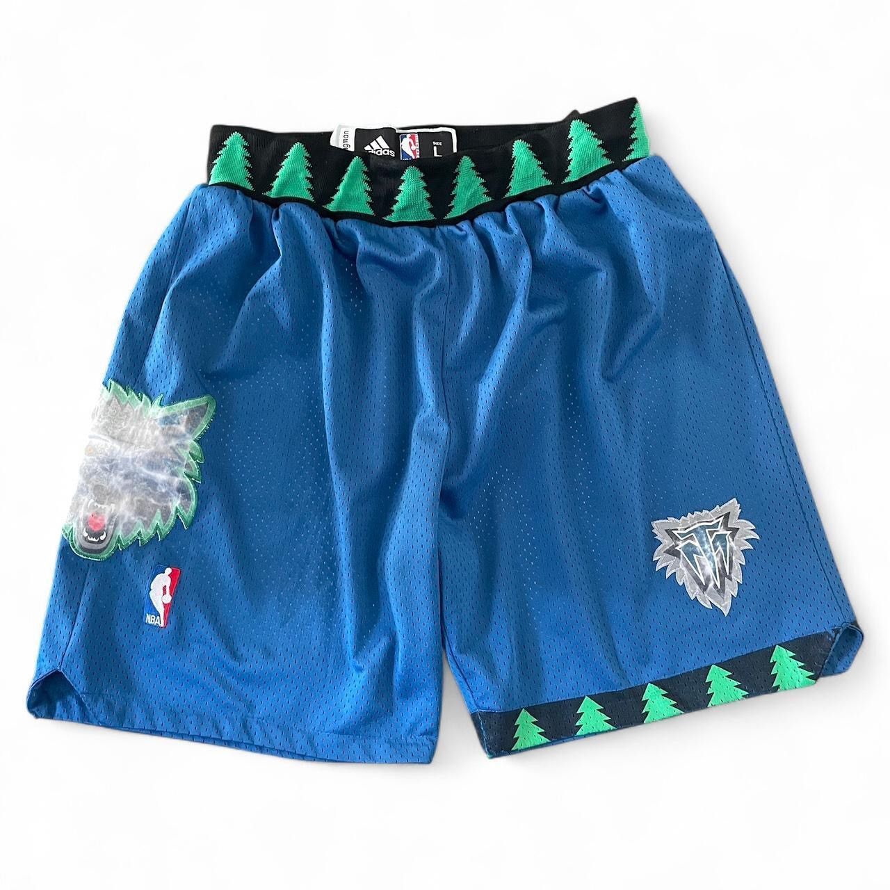 NBA 🌹🫶Adidas Timberwolves NBA shorts vintage Size US 32 / EU 48 - 1 Thumbnail