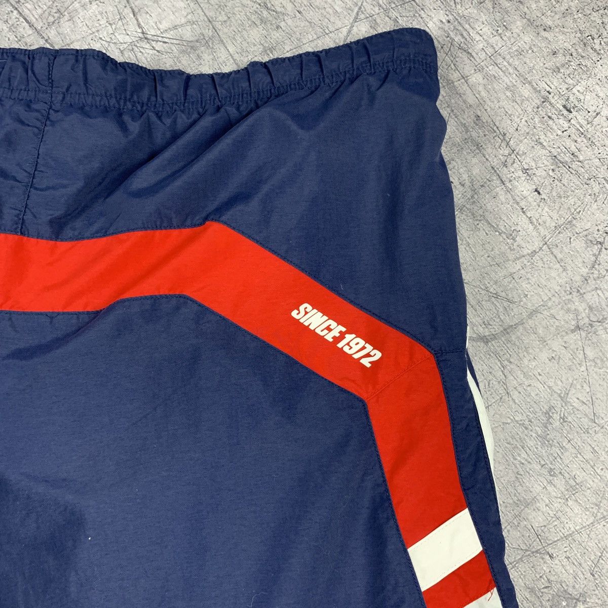 Nike Vintage Nike Retro Nylon Swim Shorts Size M Blue 90’s Size US 32 / EU 48 - 4 Thumbnail