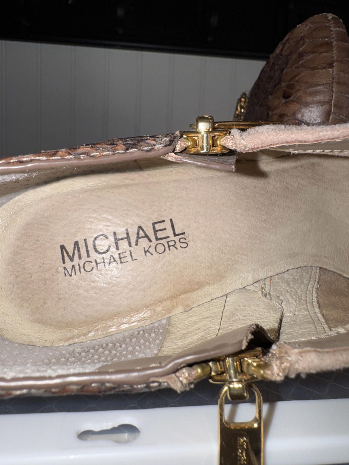 Michael Kors Michael Kors Pointed Toe High Heels with Snake Print Size US 9.5 / IT 39.5 - 4 Thumbnail