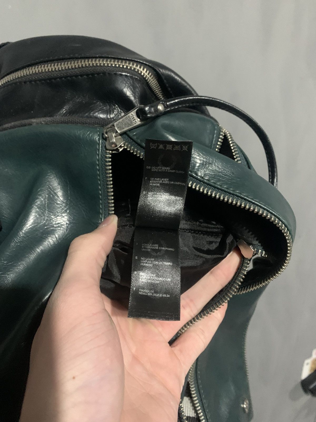 Fred Perry Fred Perry Shoulder Bag Leather Size ONE SIZE - 12 Thumbnail