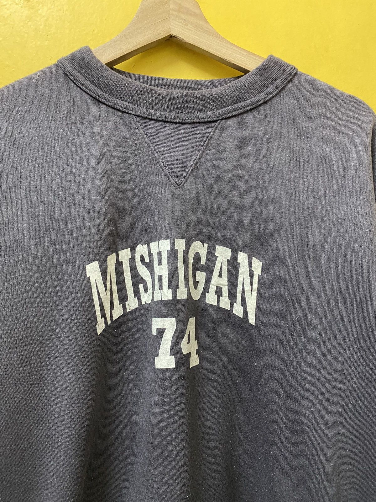 The Unbranded Brand Mishigan 74 Sweatshirt Crewneck Tee Size US L / EU 52-54 / 3 - 4 Thumbnail