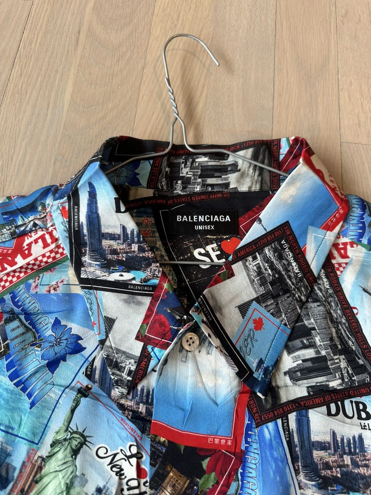 Balenciaga balenciaga silk tourist shirt Size US M / EU 48-50 / 2 - 3 Thumbnail