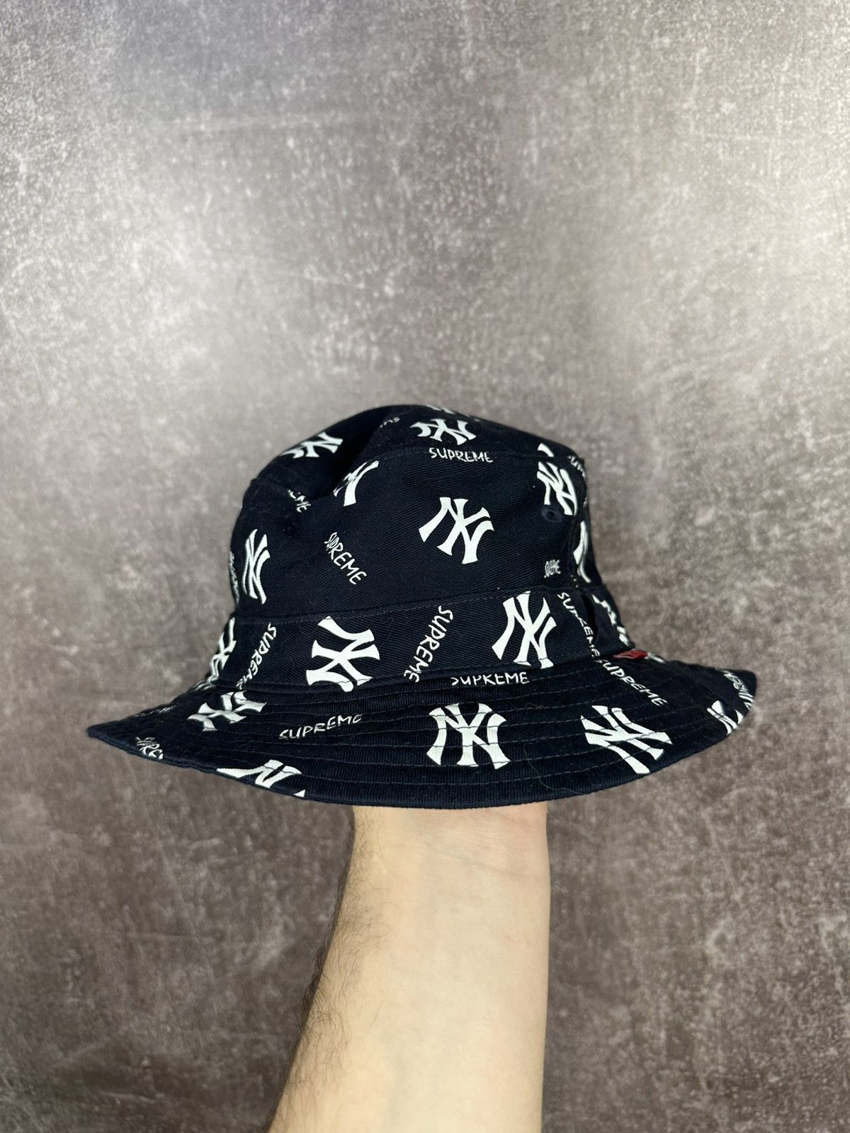 New York Yankees × Supreme Supreme Yankees bucket hat | Grailed