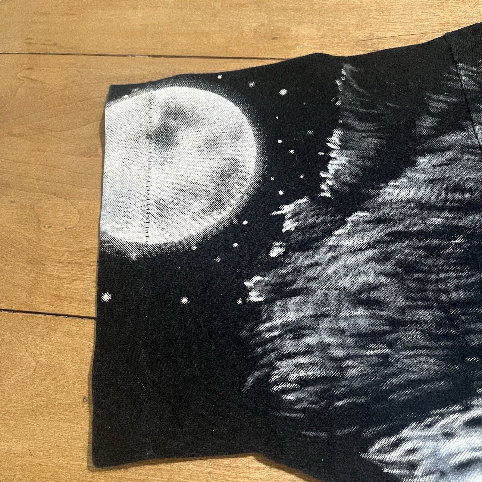 Liquid Blue Vintage 90’s Liquid Blue Wolf All Over Print Animal Nature Size US L / EU 52-54 / 3 - 4 Thumbnail
