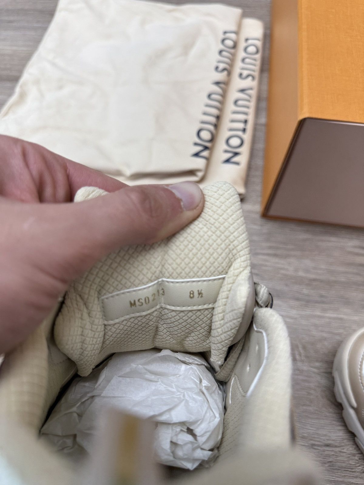 Louis Vuitton Louis Vuitton Beige Tactic Runners Size US 9.5 / EU 42-43 - 10 Thumbnail
