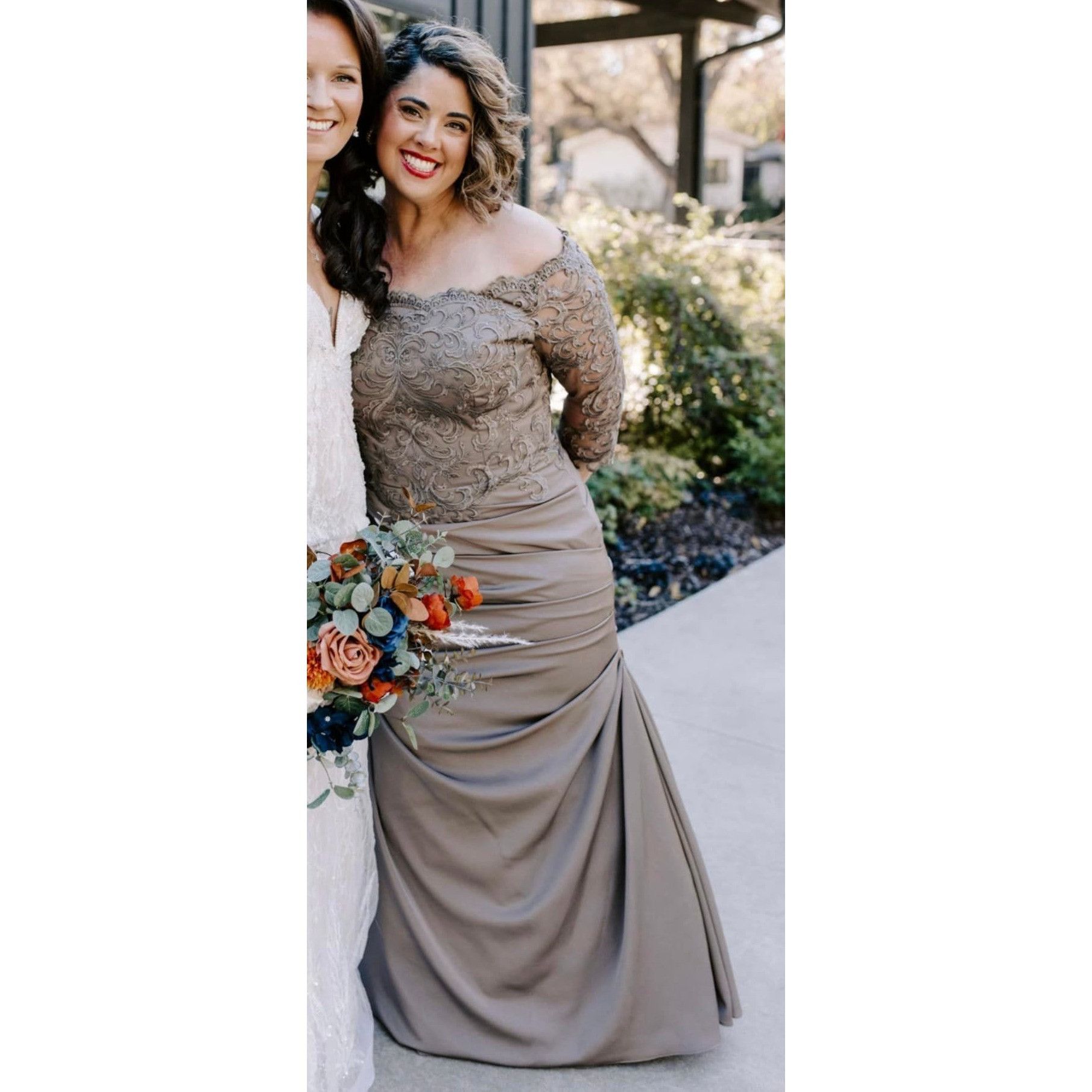 Other La Femme Off-The-Shoulder Gown With Lace Bodice & Satin Skir Size XL / US 12-14 / IT 48-50 - 12 Thumbnail