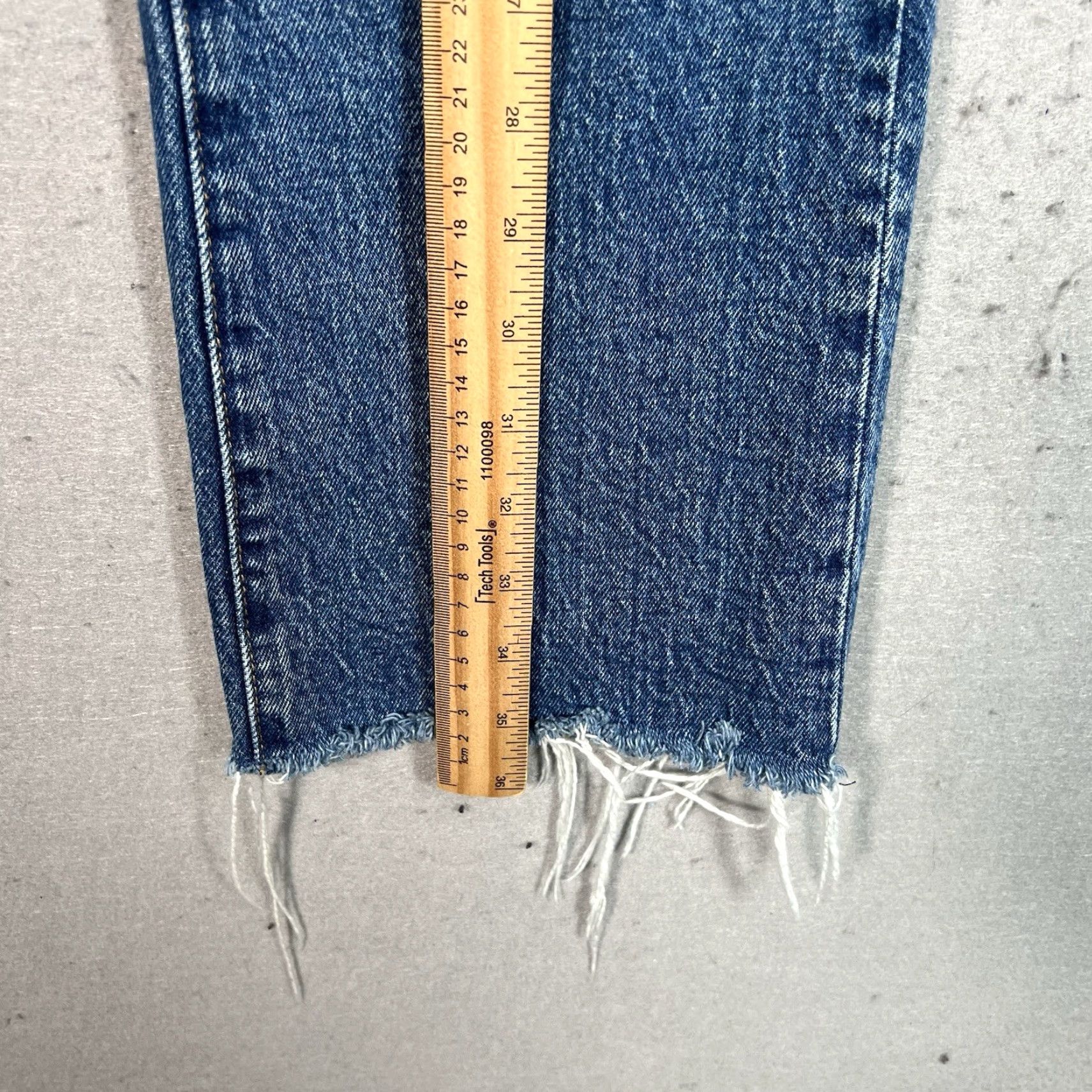 Vintage Neuw Jeans 28 Womens Blue Denim Marilyn CK Raw Hem Wide Flare Leg Size 28" / US 6 / IT 42 - 4 Thumbnail