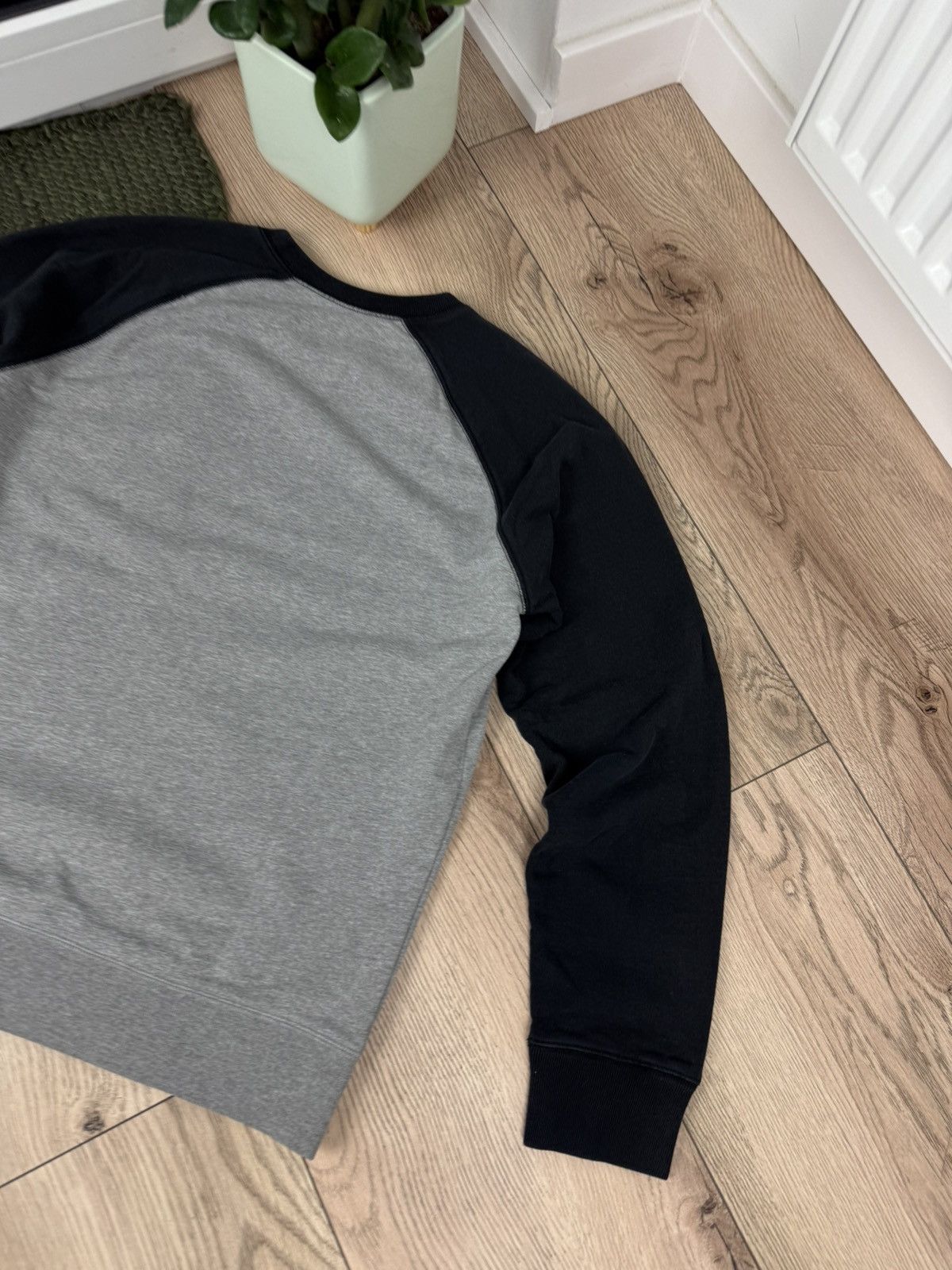 Carhartt × Vintage Vintage Carhartt Sweatshirt Patch Logo Y2k Style Size US M / EU 48-50 / 2 - 8 Thumbnail