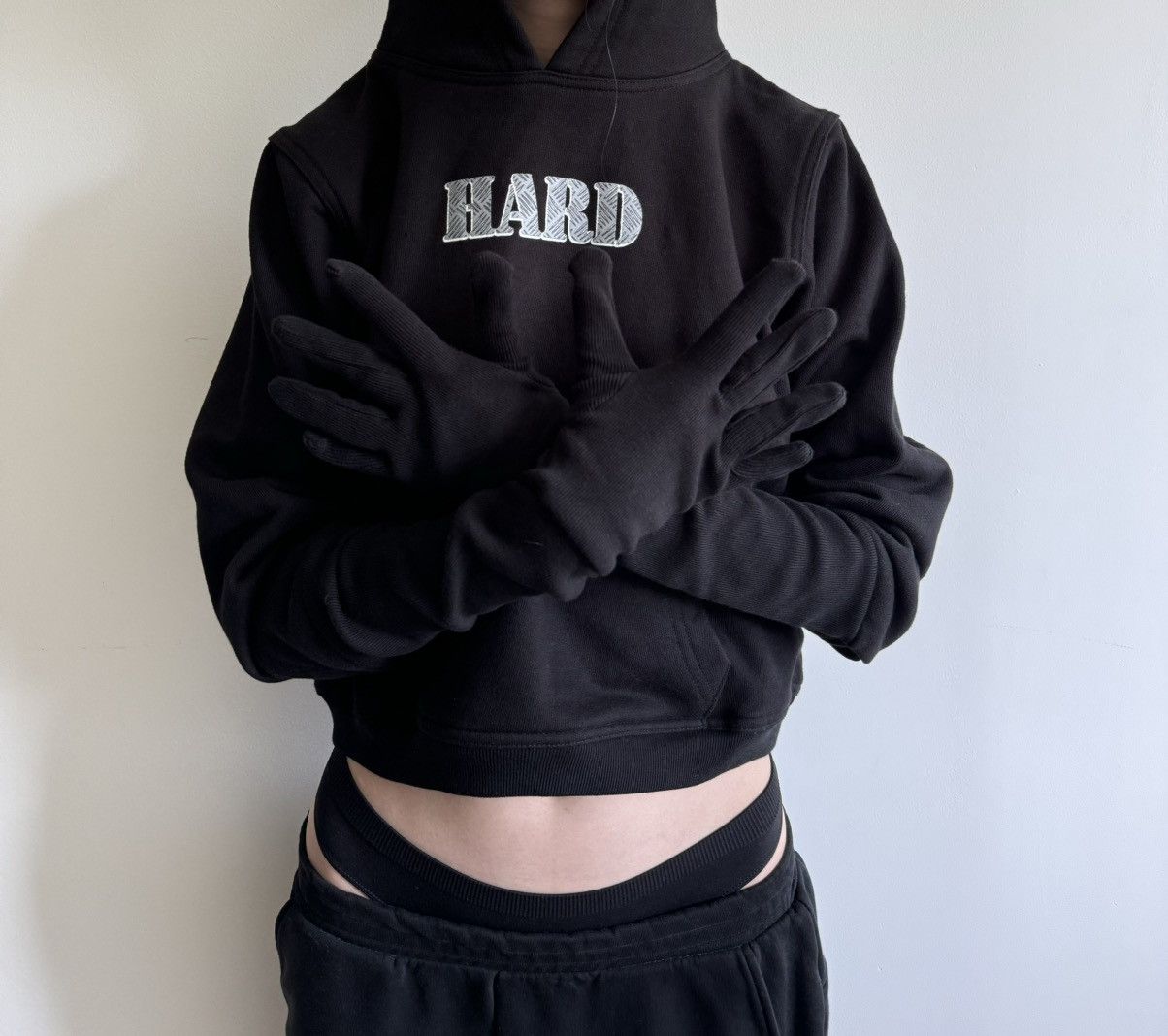 Prototypes Cropped gloved hoodie « HARD » Size US M / EU 48-50 / 2 - 1 Thumbnail