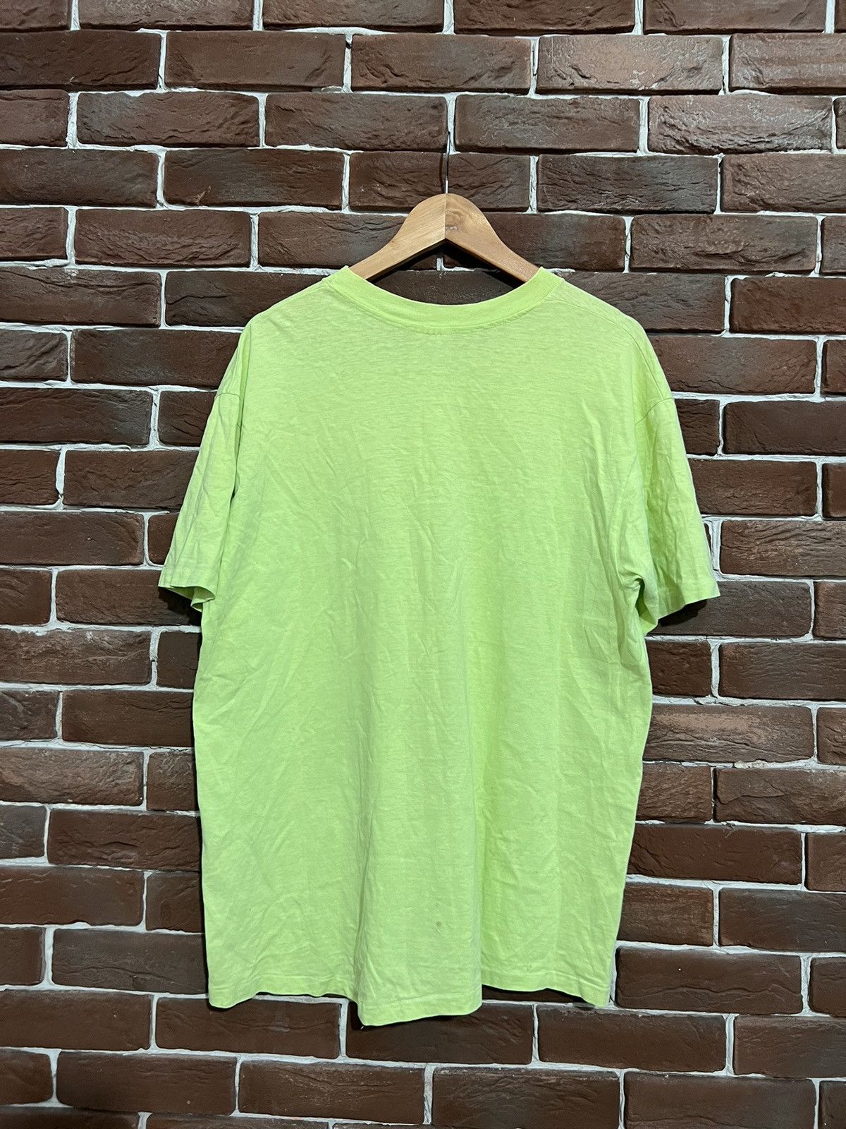 Hanes Rare 90s Vintage Neon Yellow XL Blank Tshirt Hype Grail Size US XL / EU 56 / 4 - 2 Thumbnail