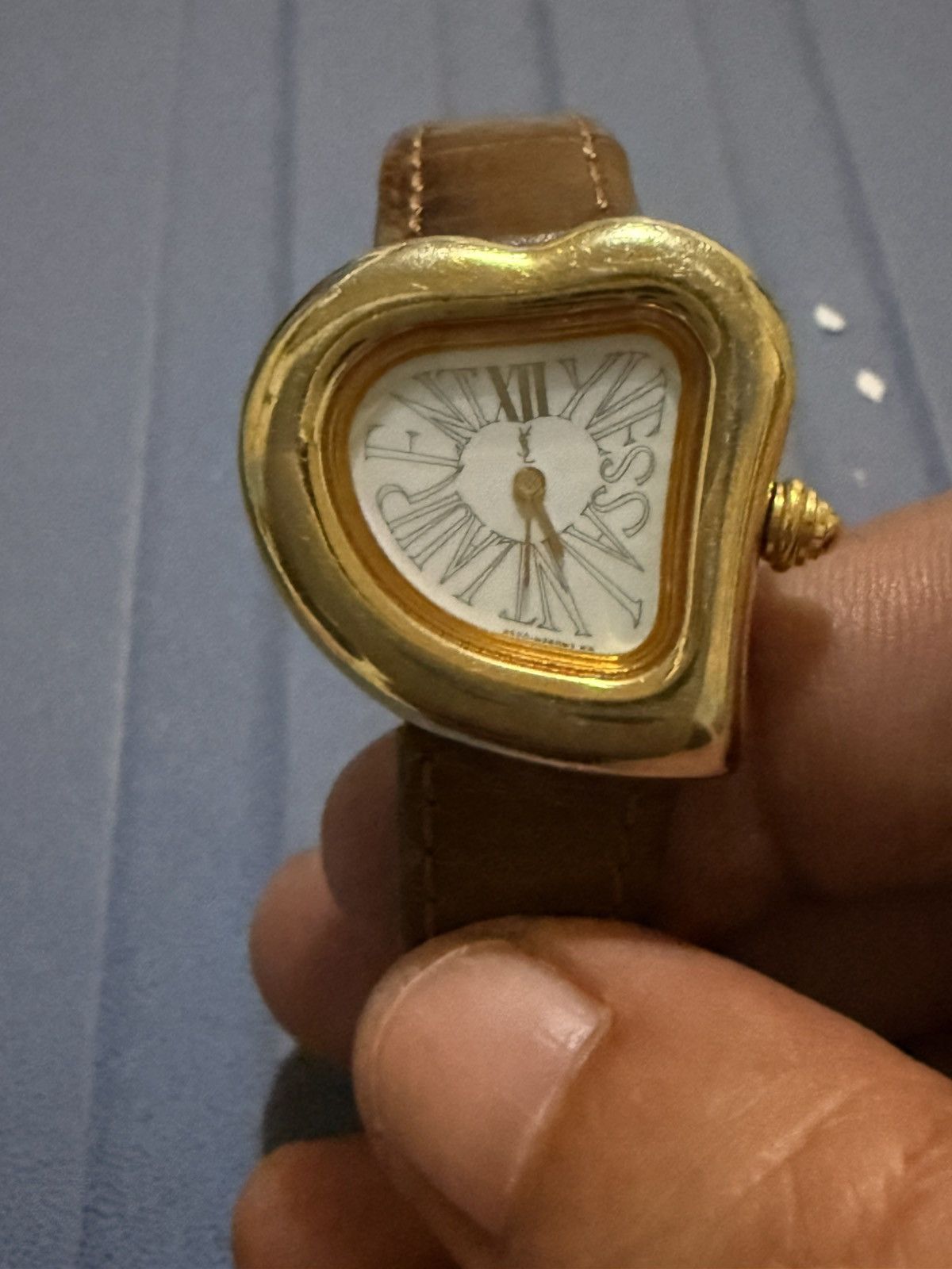 Yves Saint Laurent Yves Saint Laurent YSL Heart Gold White Dial Quartz Size ONE SIZE - 1 Thumbnail