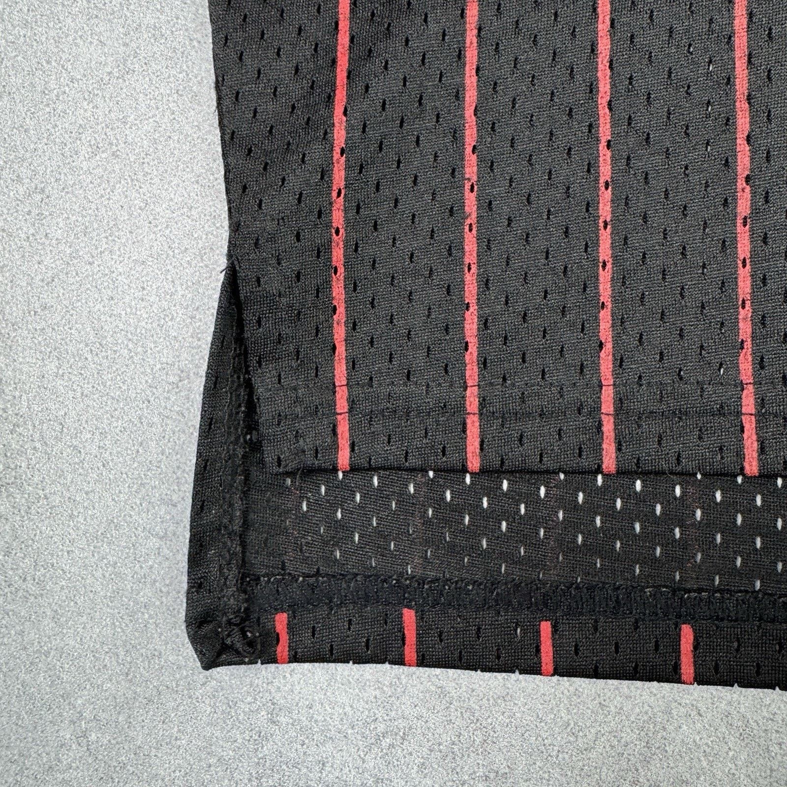 Nike Vintage Nike Chicago Bulls Jersey Air Jordan Men Size L Size US L / EU 52-54 / 3 - 10 Thumbnail