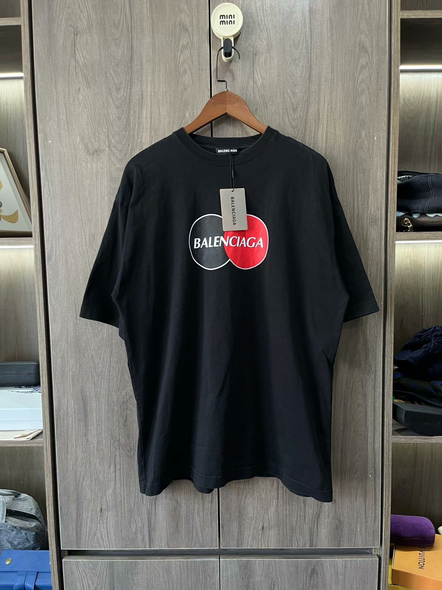 Balenciaga Balenciaga Mastercard Short Sleeve T-shirt Size US M / EU 48-50 / 2 - 1 Thumbnail