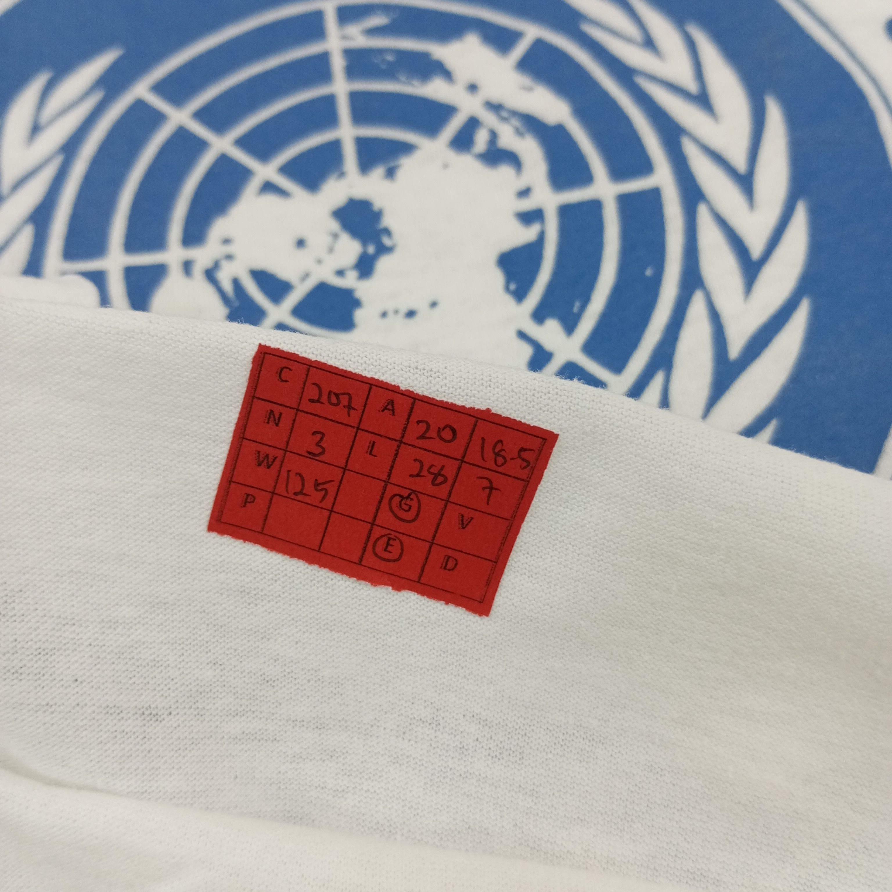 Vintage United Nations Vintage Tshirt Size US M / EU 48-50 / 2 - 6 Thumbnail