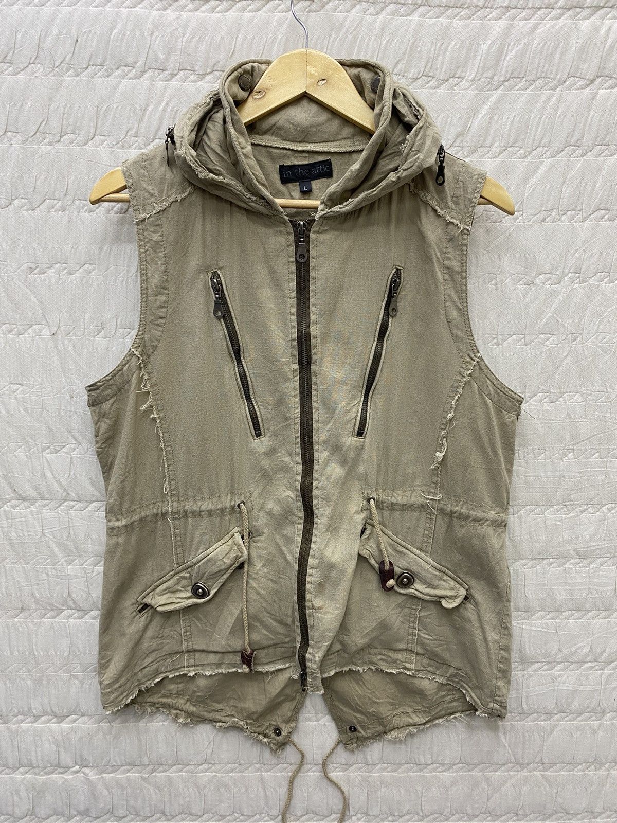 In The Attic (O) IN THE ATTIC HYPE JACKET SLEEVELESS HOODIE Size US L / EU 52-54 / 3 - 9 Thumbnail