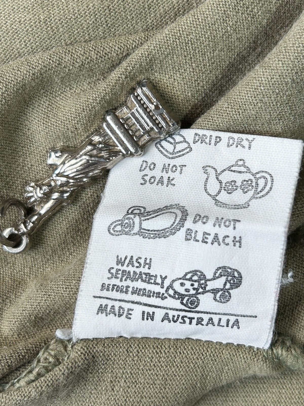 Mambo × Vintage MAMBO GRAPHICS X VINTAGE X FINE ART X AUSTRALIAN BRAND Size US M / EU 48-50 / 2 - 14 Thumbnail