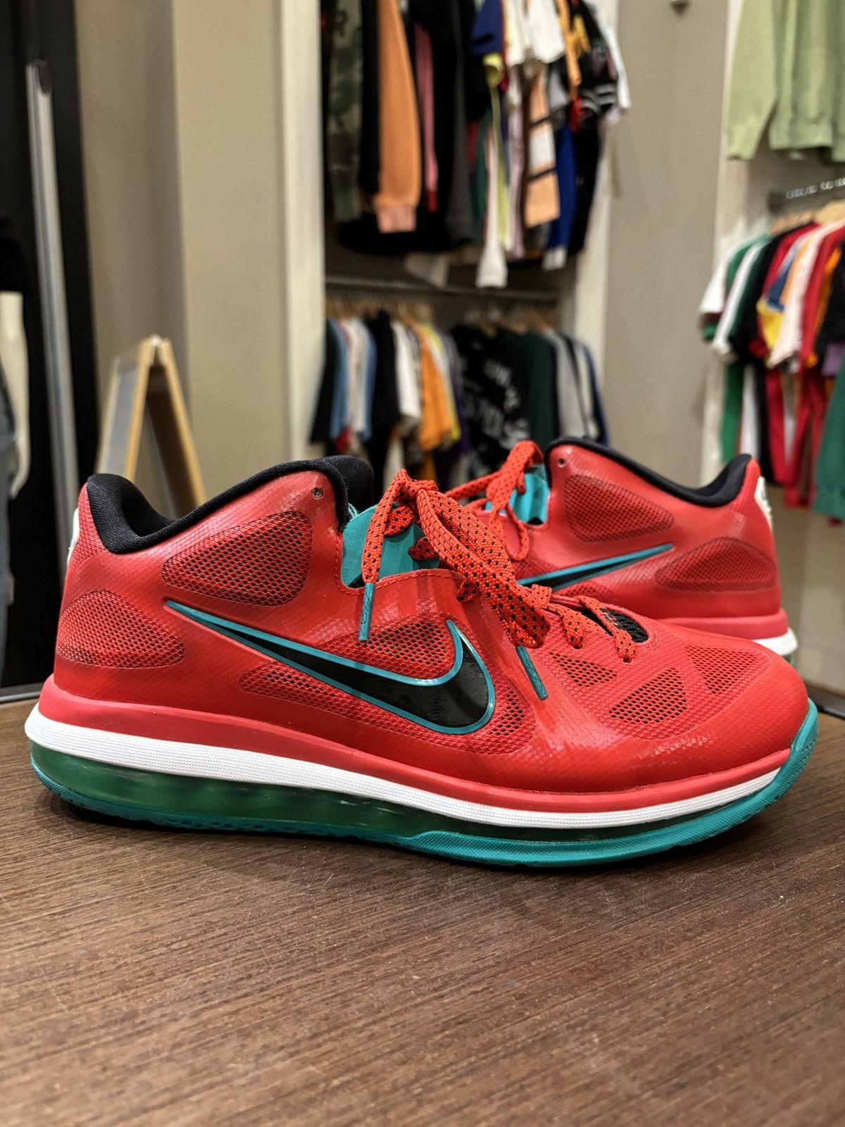 Nike LeBron Low Liverpool