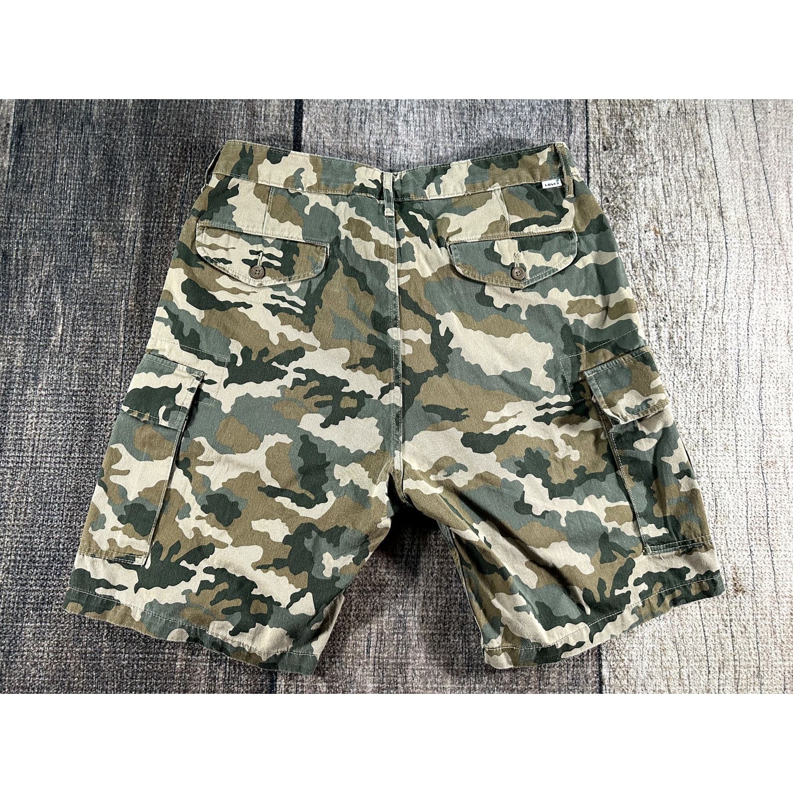 Levi's Levi's Strauss & Co Camo Cargo Shorts Men's Size 34 Secure Size US 34 / EU 50 - 5 Thumbnail