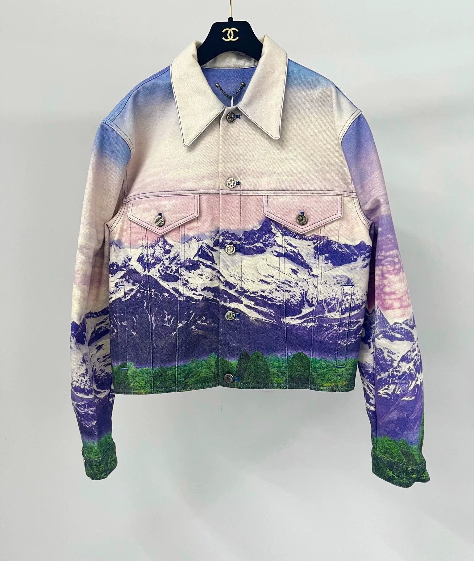 Louis Vuitton LV Snow Mountain Print Denim Jacket Size US S / EU 44-46 / 1 - 1 Thumbnail