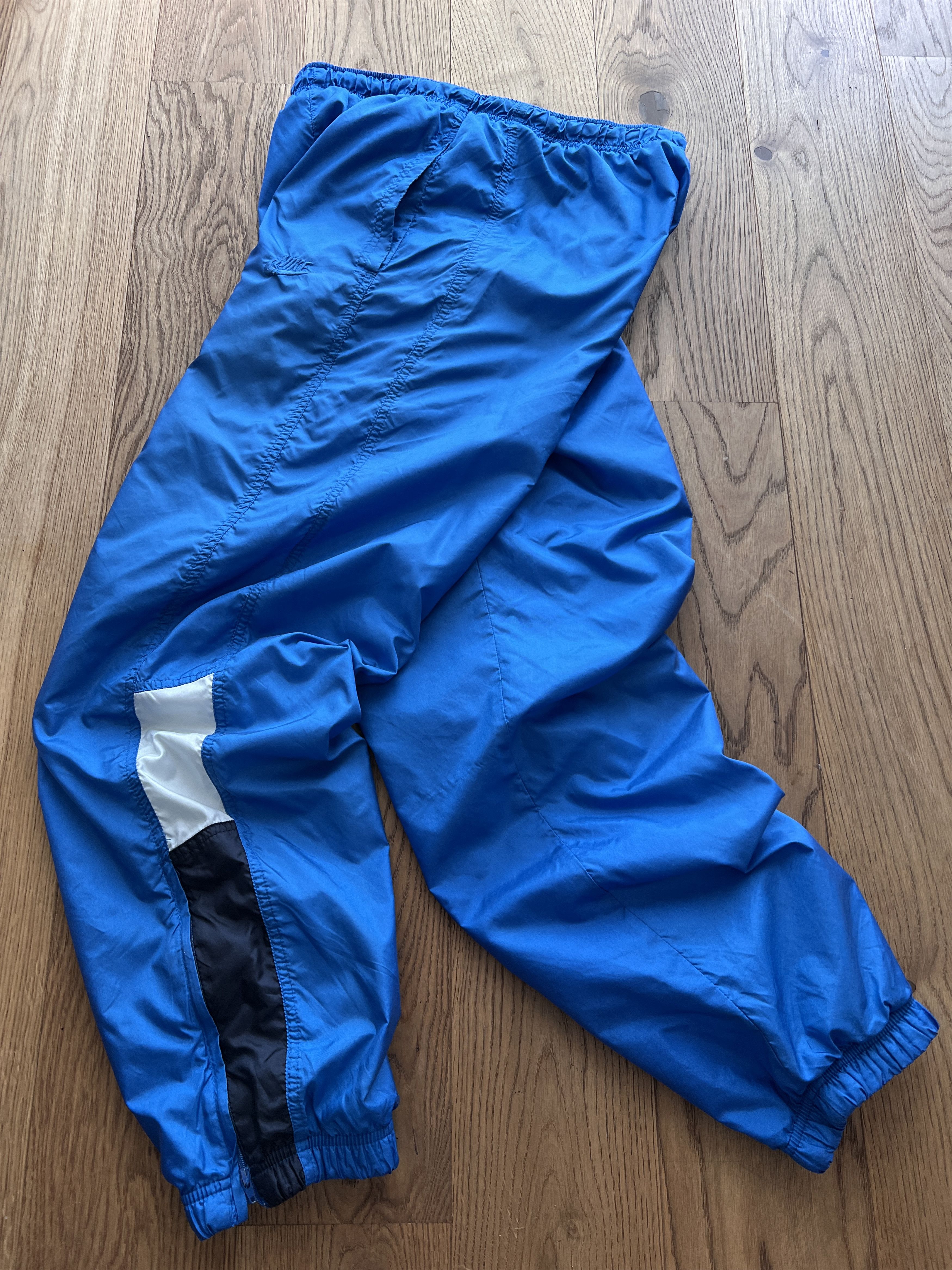 Nike Nike VTG 90s nylon retro navy blue track pants baggy swoosh Size US 32 / EU 48 - 3 Thumbnail