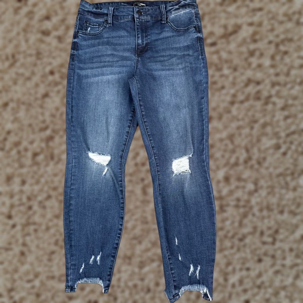 Fashion Nova Fashion Nova Jeans Womens 11 Blue Denim Skinny Tapered Distressed Cotton 30x26 Size 32" / US 10 / IT 46 - 1 Thumbnail