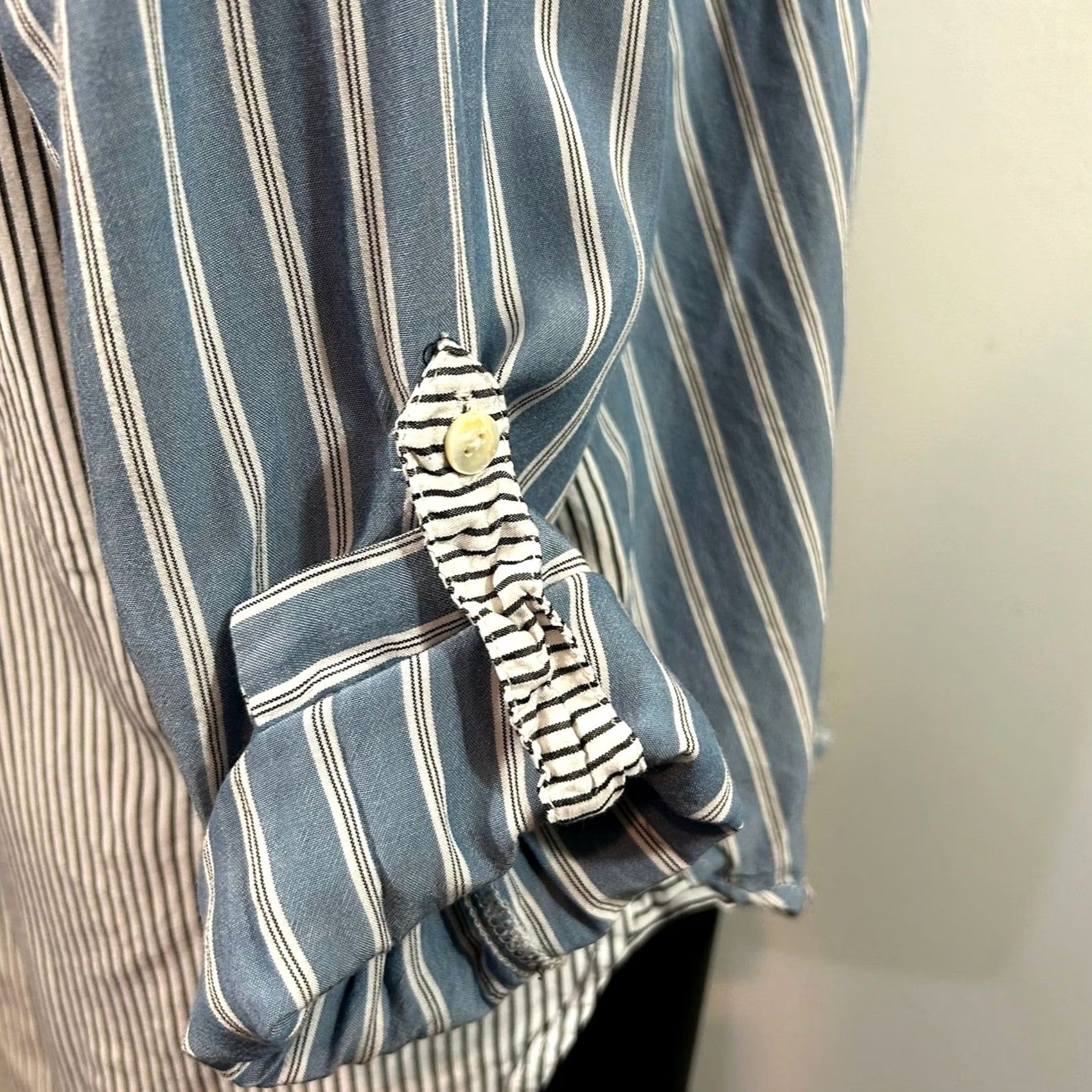 Vintage Jane + Delancey Button-Down Shirt Womens Small Blue Striped Roll Tab Sleeve Casual Button Up 2020s Womens Short List? Size S / US 4 / IT 40 - 6 Thumbnail