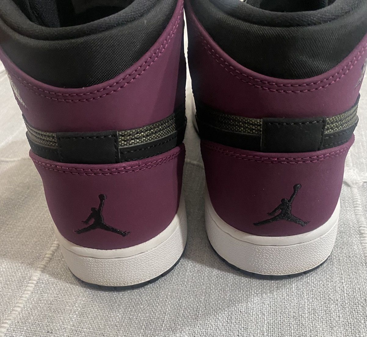Jordan Brand Air Jordan Retro 1 Mulberry Gray Size US 5.5 / IT 35.5 - 4 Thumbnail