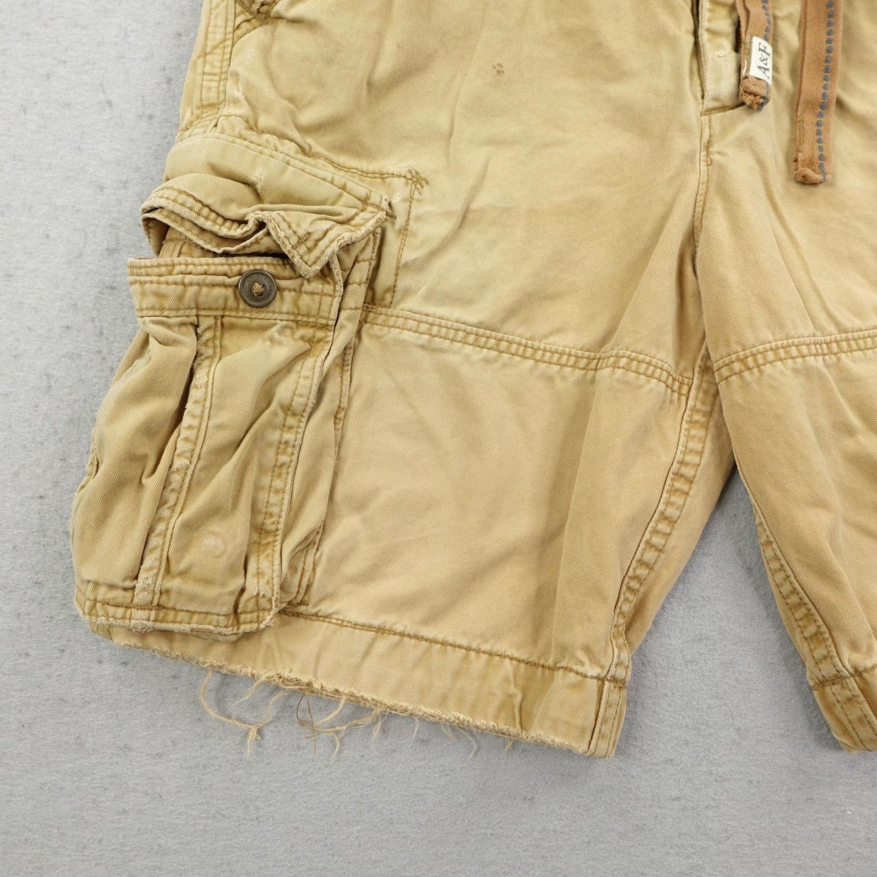Abercrombie & Fitch VINTAGE Abercrombie & Fitch Cargo Shorts Mens 31 Beige Distressed Drawstring Y2K Size US 31 - 4 Thumbnail