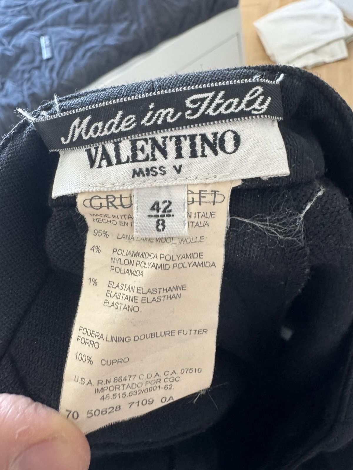 Valentino Vintage 90s Valentino Wool Black Casual Pant Designer Rare Size 28" / US 6 / IT 42 - 4 Thumbnail
