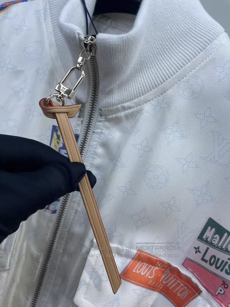 Louis Vuitton Louis Vuitton Flying Seal Silk Jacket Size XXS / US 00 / IT 34 - 3 Thumbnail
