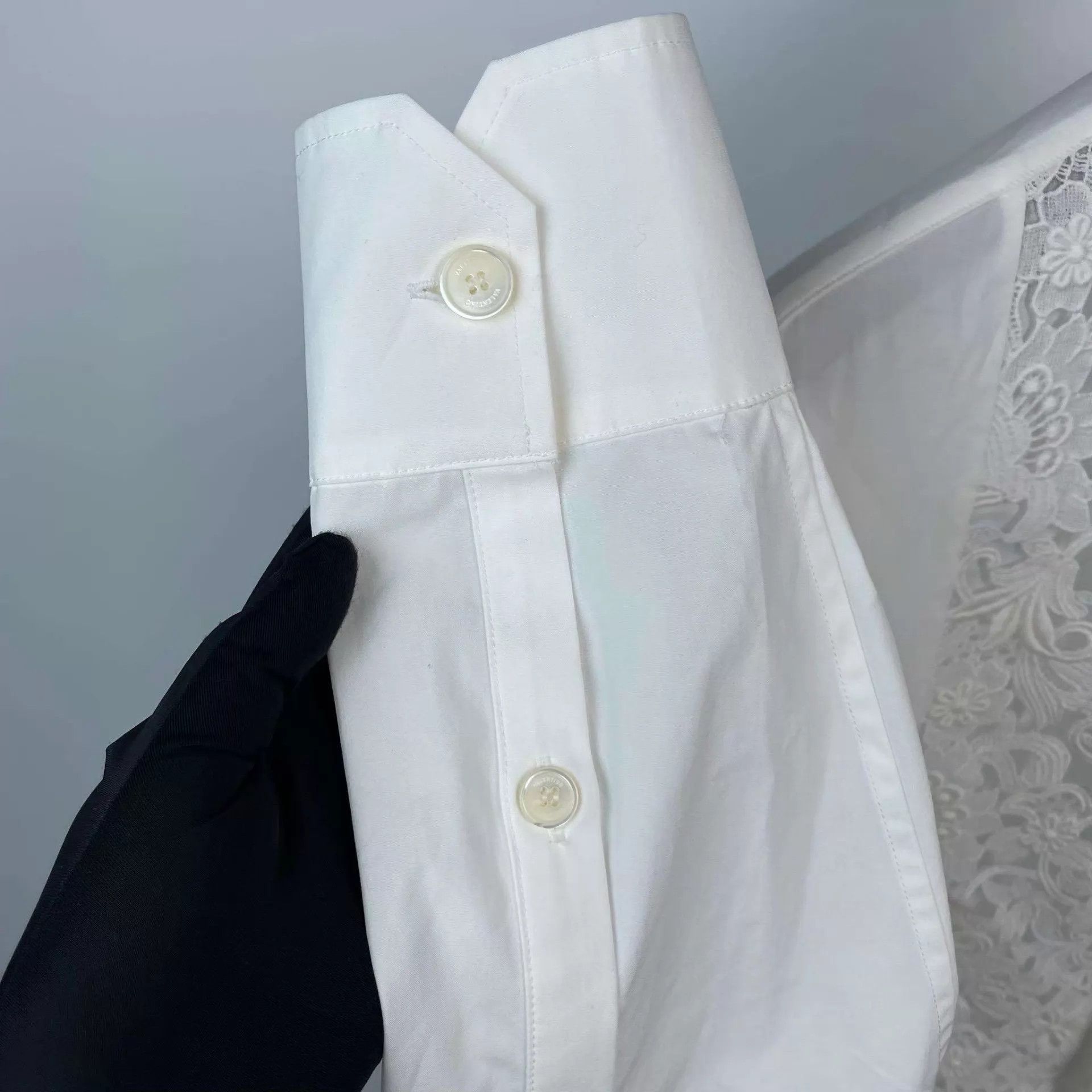 Valentino Valentino 95 White Lace-Cutout Longsleeve Shirt Size US S / EU 44-46 / 1 - 9 Thumbnail