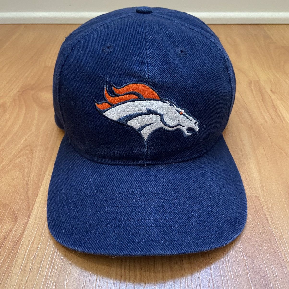 Vintage Nike Men's NFL Denver Broncos Logo Snap Back Hat