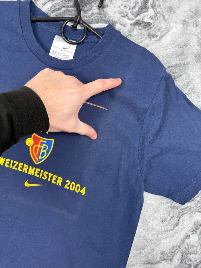 Nike Vintage Nike FC Basel 2004 T-Shirt Big Logo Size US M / EU 48-50 / 2 - 8 Thumbnail