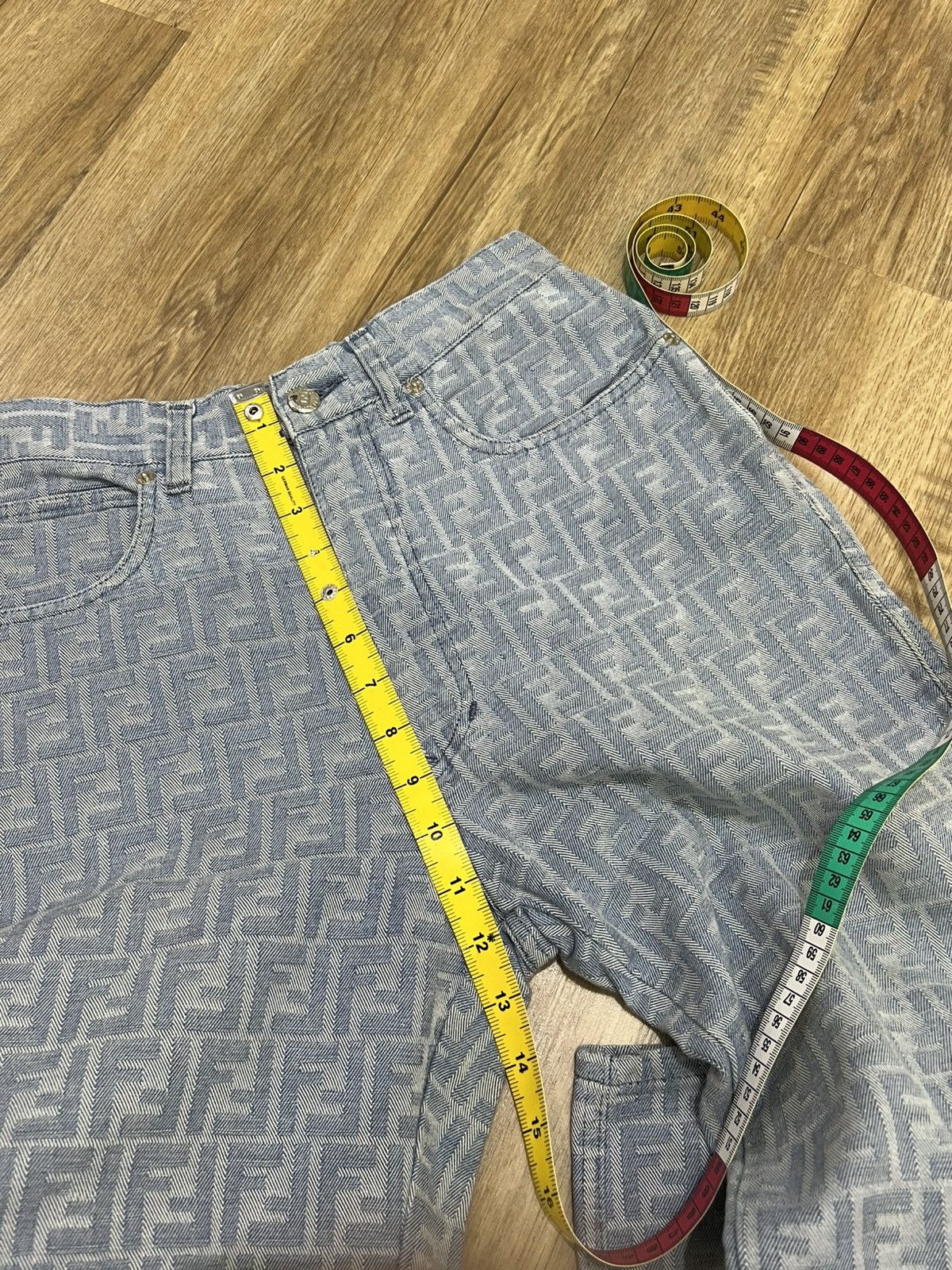 Fendi VINTAGE FENDI MONOGRAM ITALIAN DESIGNER JEANS DENIM Size US 26 / EU 42 - 19 Thumbnail
