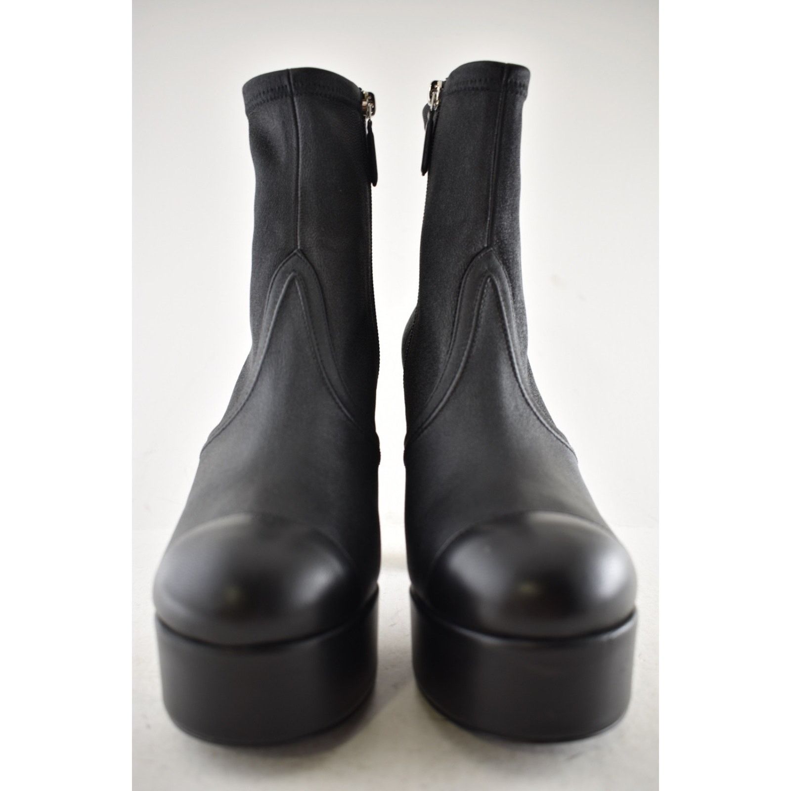 Chanel Chanel 24K Lambskin CC Ankle Platform Block Heel Bootie 39.5 Size US 8.5 / IT 38.5 - 7 Thumbnail