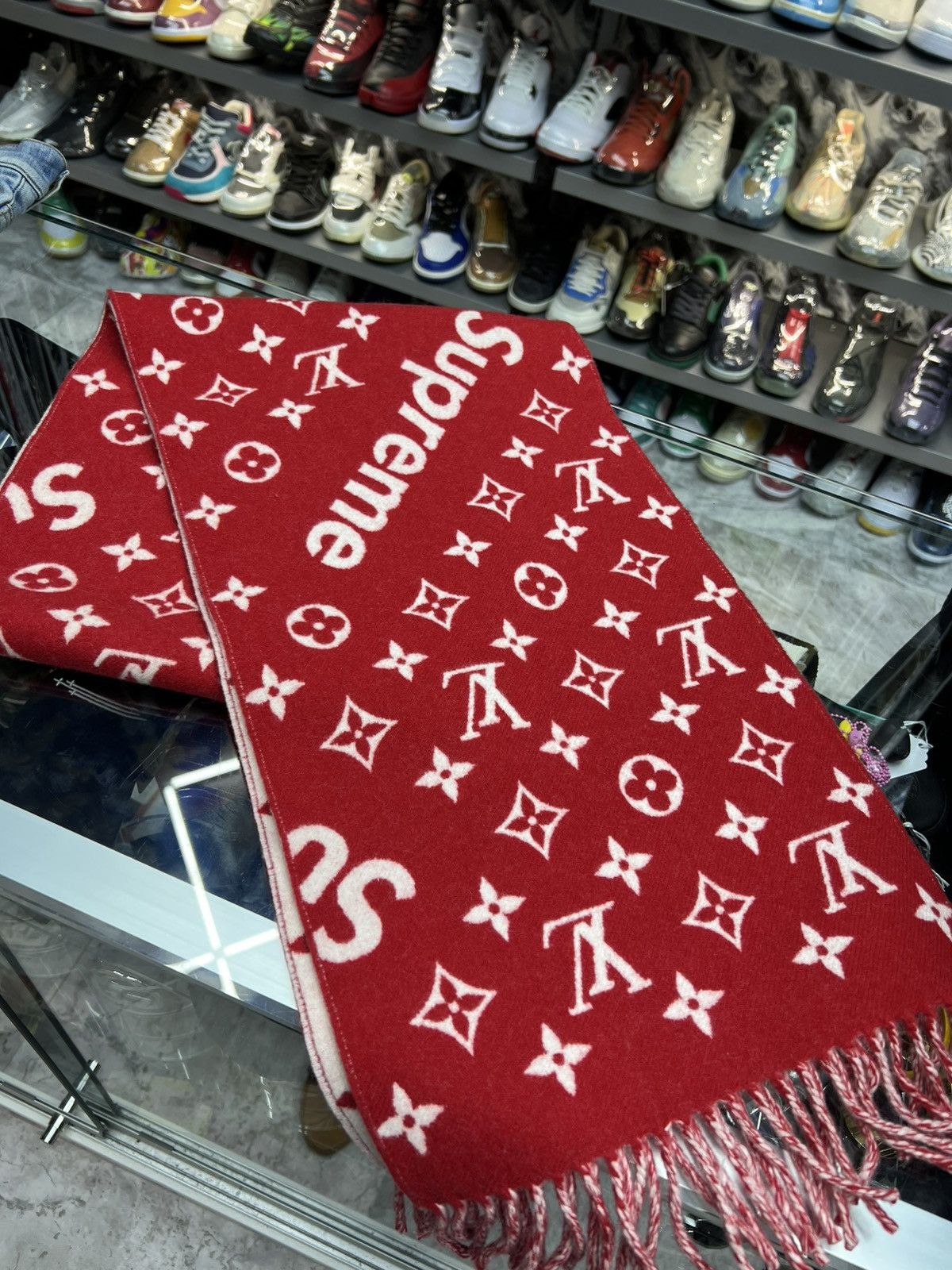 Louis Vuitton Louis Vuitton x Supreme Scarf Size ONE SIZE - 1 Thumbnail