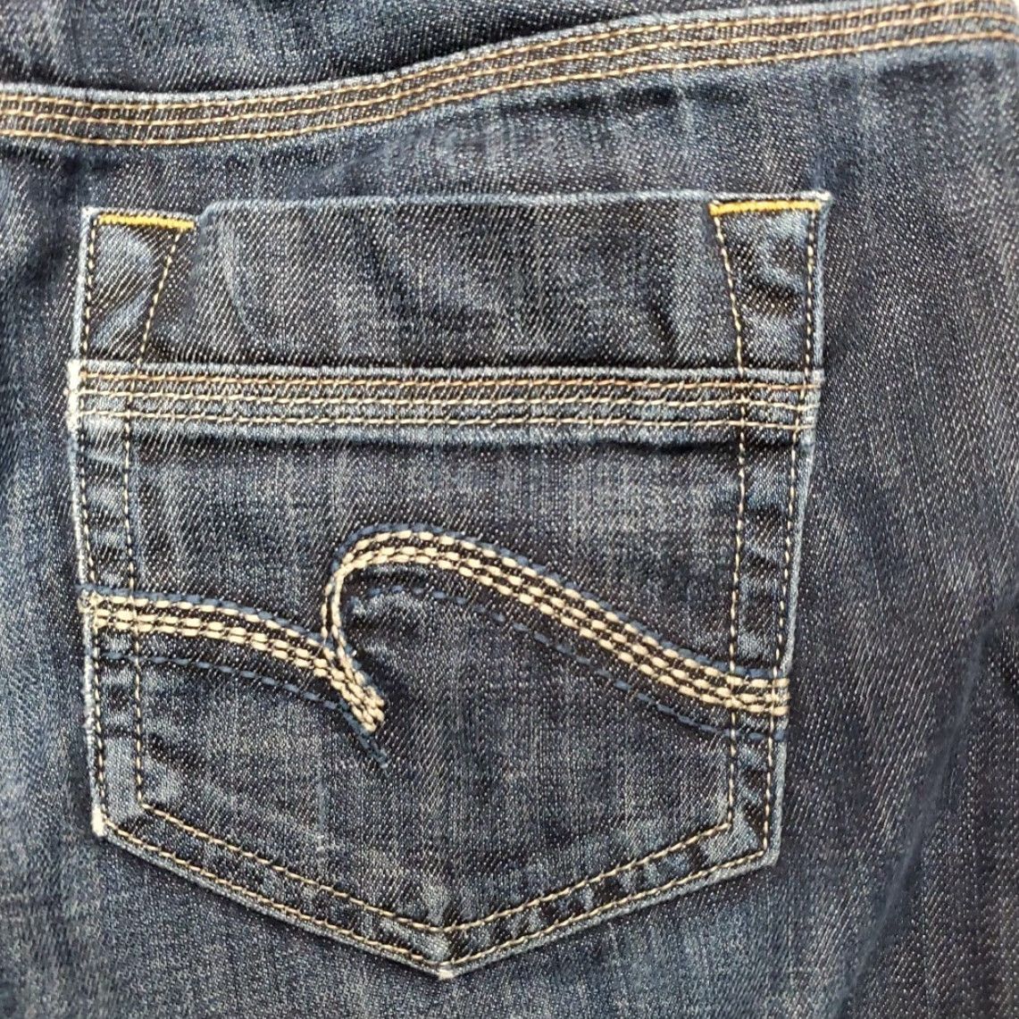 Vintage Maurices Jeans Shorts Womens 8 Cutoff Jorts Denim Low Rise Thick Stitch 5-Pocket Belt Loops Blue Denim Casual Modern American USA Womens 8(Maurices) Size 30" / US 8 / IT 44 - 5 Thumbnail