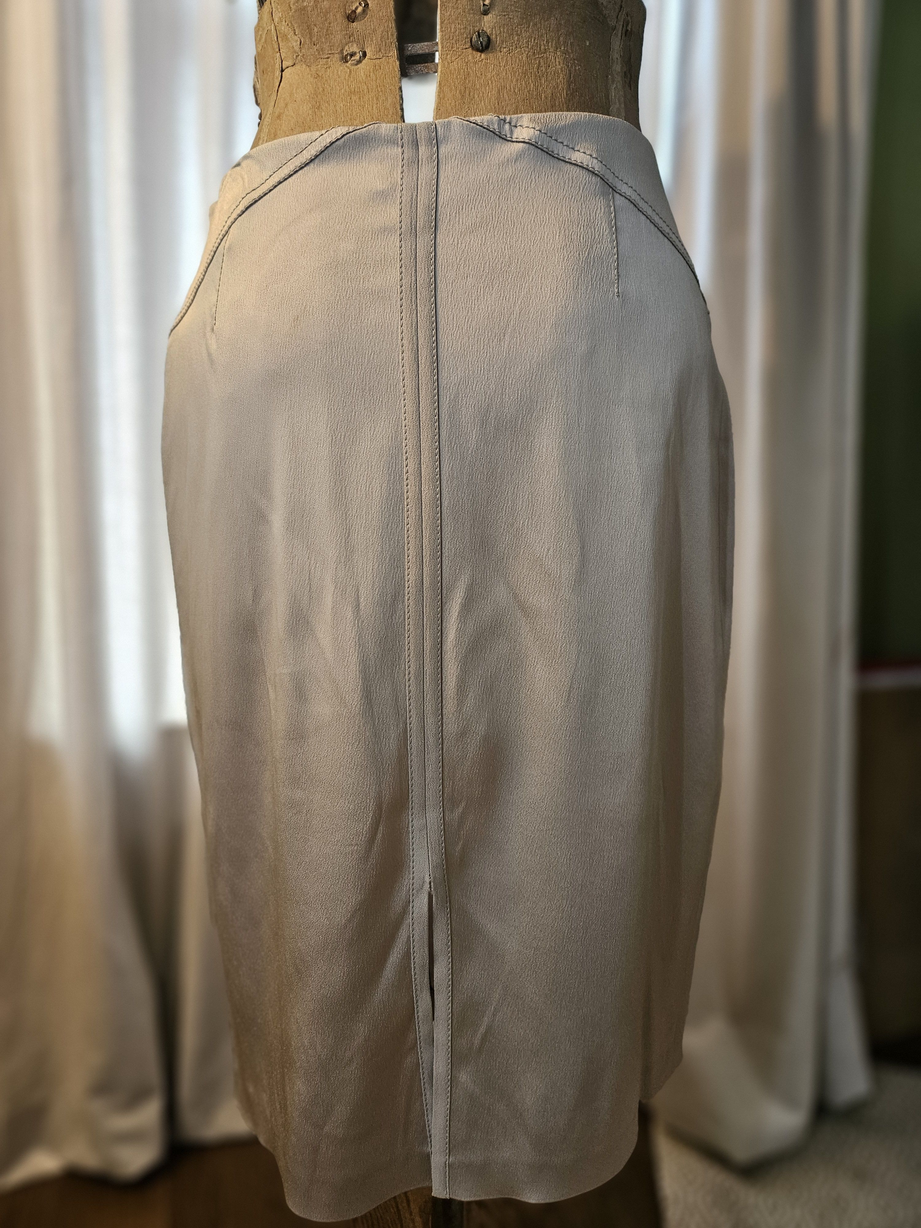 Blumarine Vintage Blumarine Italian silver metallic pencil skirt IT 44 Size 30" / US 8 / IT 44 - 8 Thumbnail