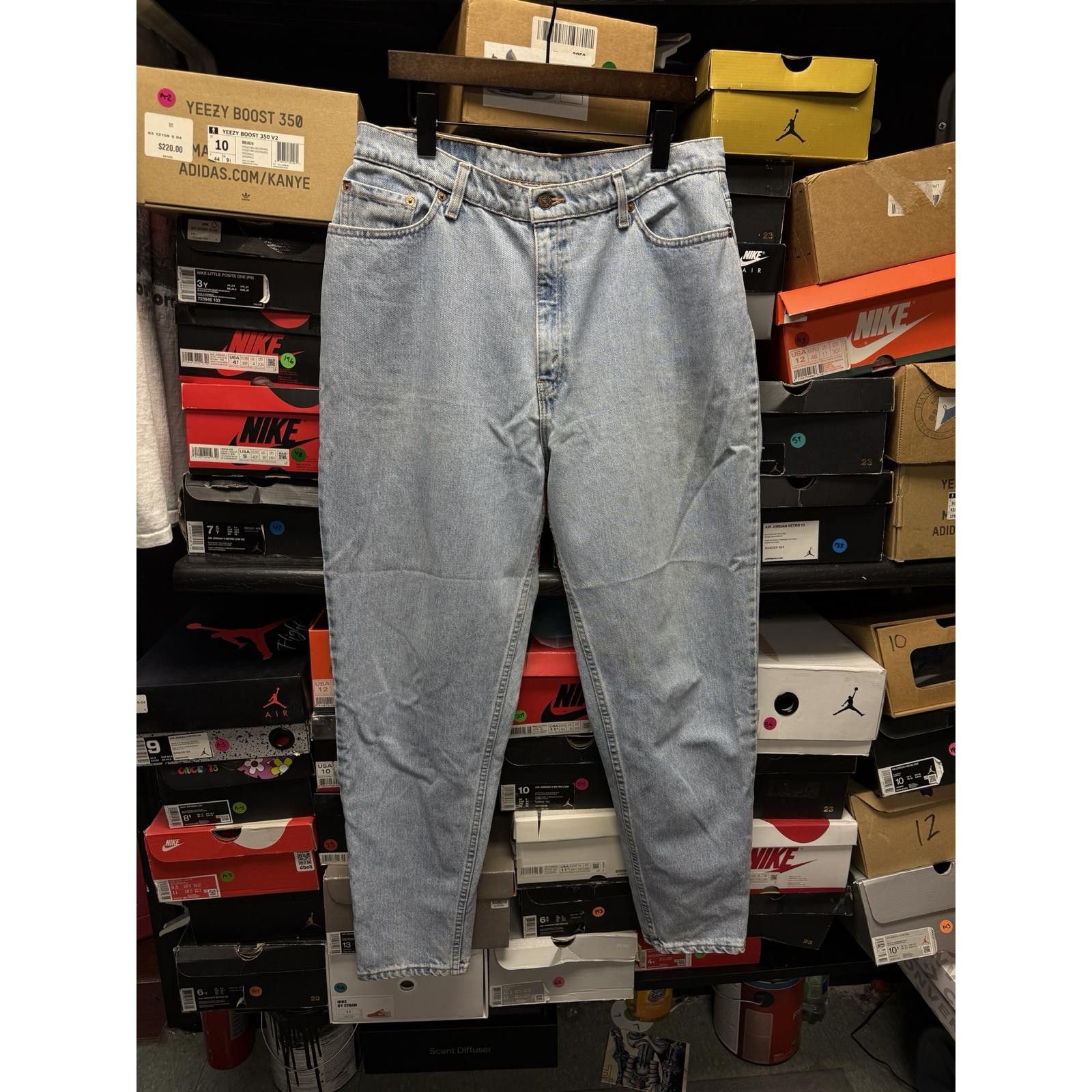Levi's Levi's 550 -- 36 x 30 -- Size US 36 / EU 52 - 1 Thumbnail
