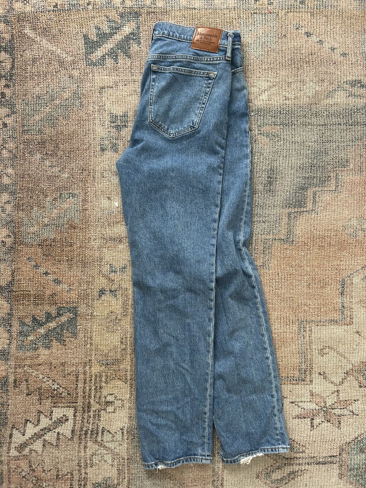 Abercrombie & Fitch 34x34 Straight Fit Abercrombie Medium Wash Men’s Jeans Size US 34 / EU 50 - 1 Thumbnail