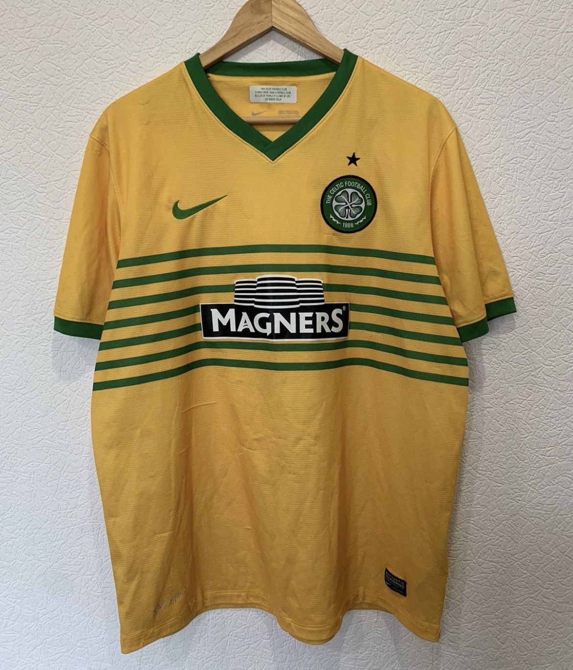 Nike CELTIC NIKE 2013/2014 AWAY KIT SOCCER JERSEY FOOTBALL Size US L / EU 52-54 / 3 - 1 Thumbnail