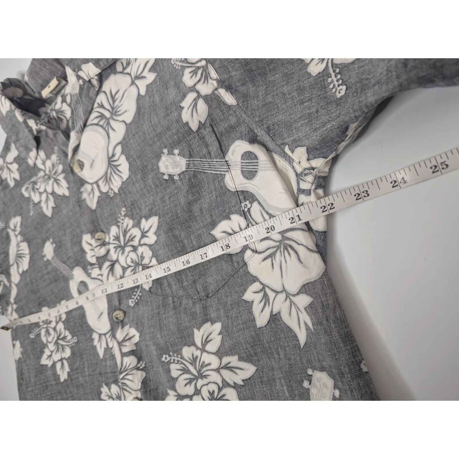 Vivobarefoot VTG Go Barefoot Shirt Men's M Floral Hawaiian Aloha Reverse Collar Button Short Sleeve Gray 100% Cotton Pocket Size US M / EU 48-50 / 2 - 7 Thumbnail