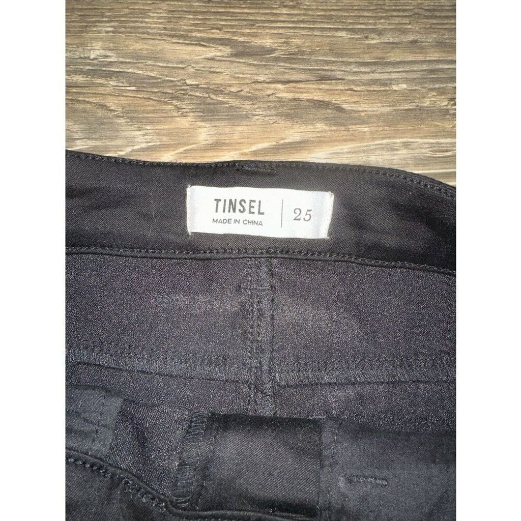 Nordstrom Tinsel Town Black Shorts. Size 25. Shim And Stretch. NWOT. 7 Size 25" / US 0 / IT 36 - 4 Thumbnail