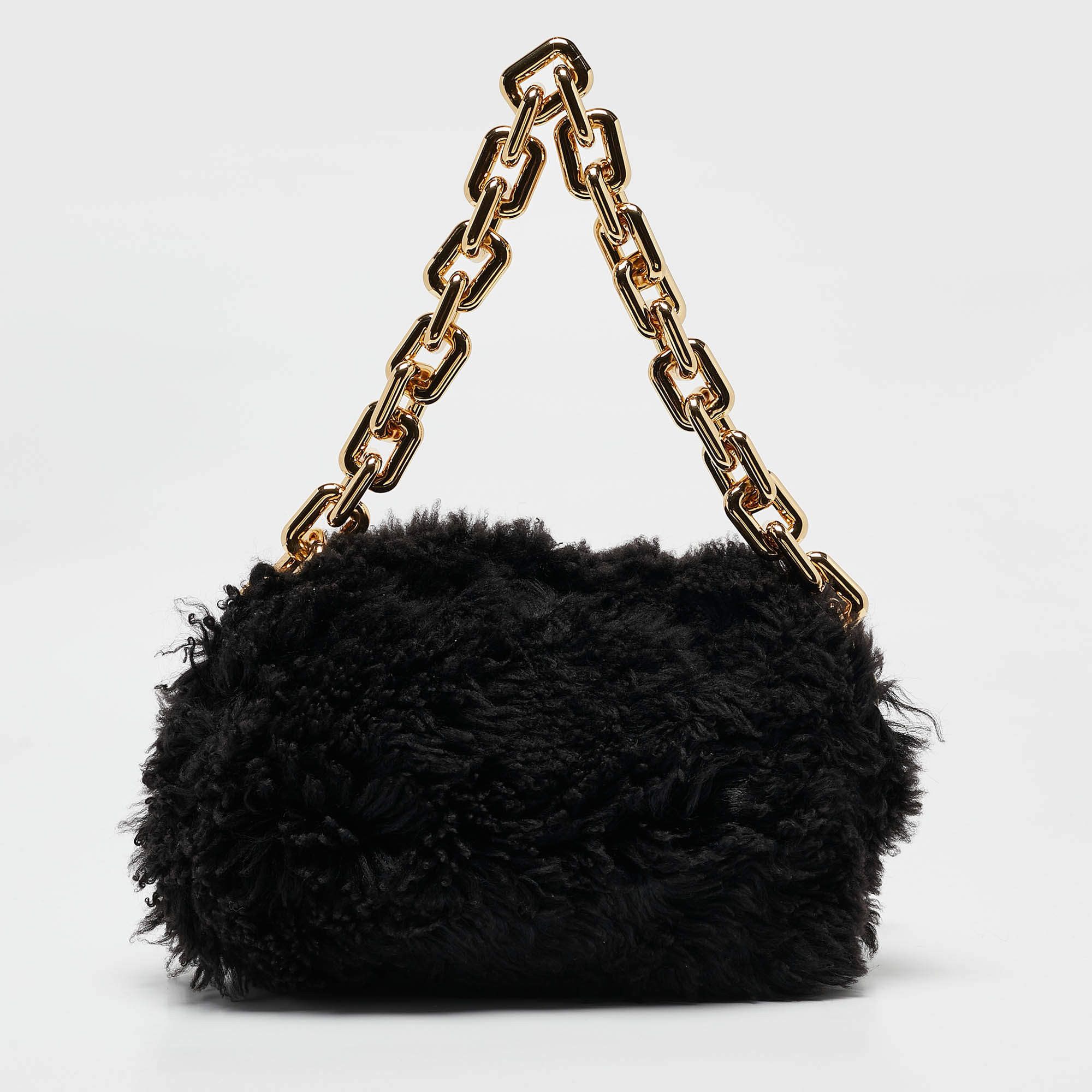 Bottega Veneta o1mle0325 Size: OS / Shearling Chain Pouch in Fondant Size ONE SIZE - 4 Thumbnail