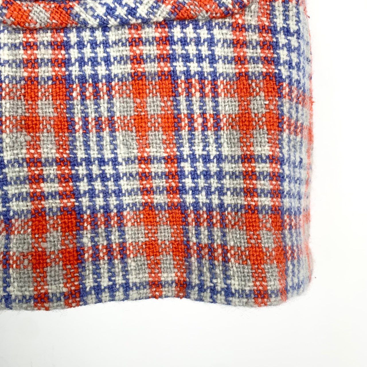 Miu Miu Miu Miu Color-block Beaded Plaid Tweed Casual Skirt K26WX Size 26" / US 2 / IT 38 - 4 Thumbnail