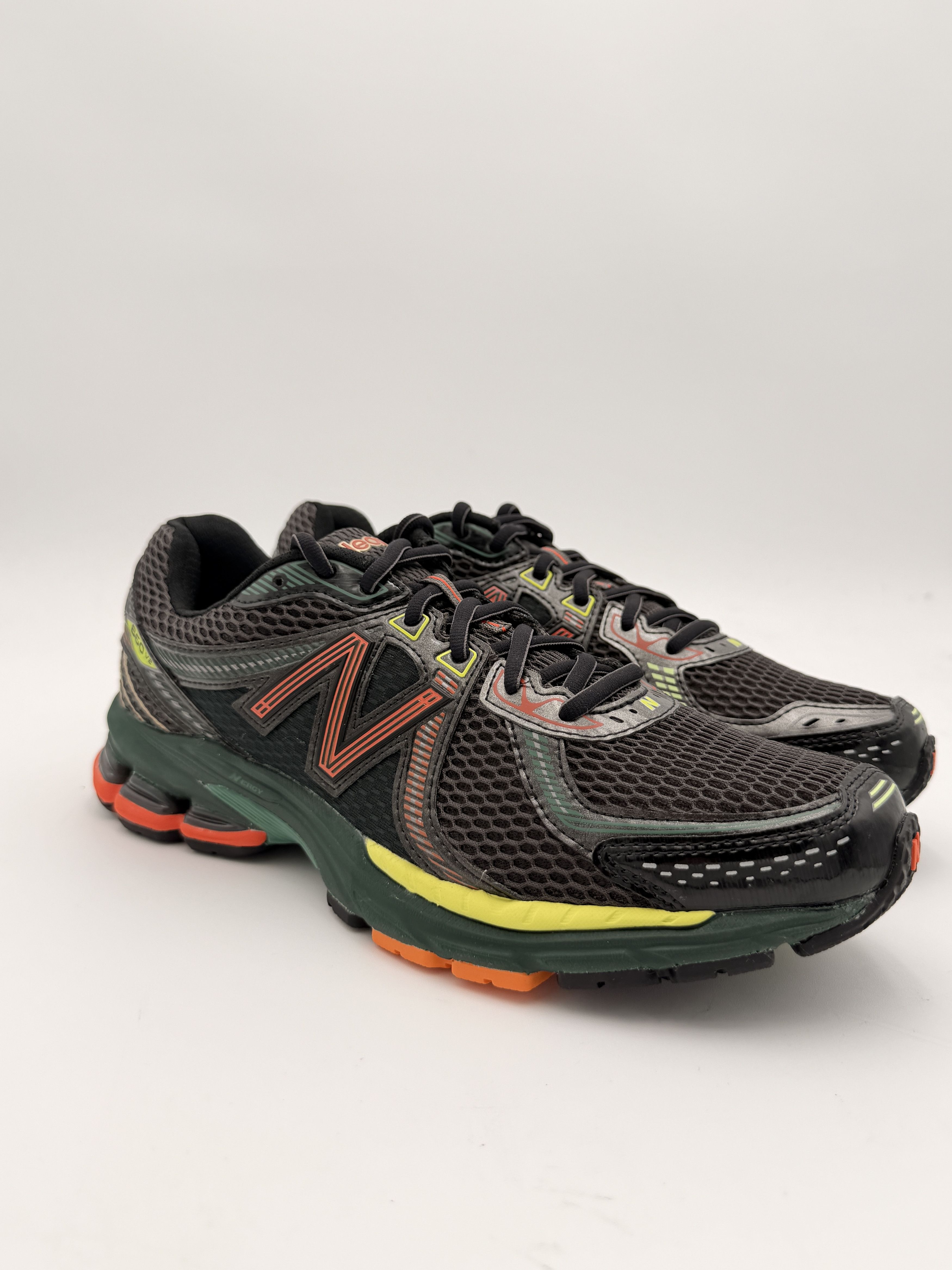 Aime Leon Dore × New Balance ALD New Balance 860v2 Black Orange Green Size US 9.5 / EU 42-43 - 1 Thumbnail