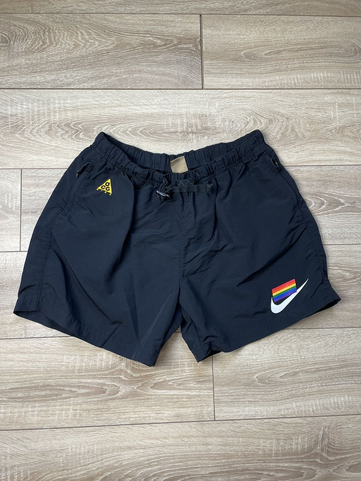 Nike ACG Nike ACG lgbtq shorts Size US 38 / EU 54 - 1 Thumbnail