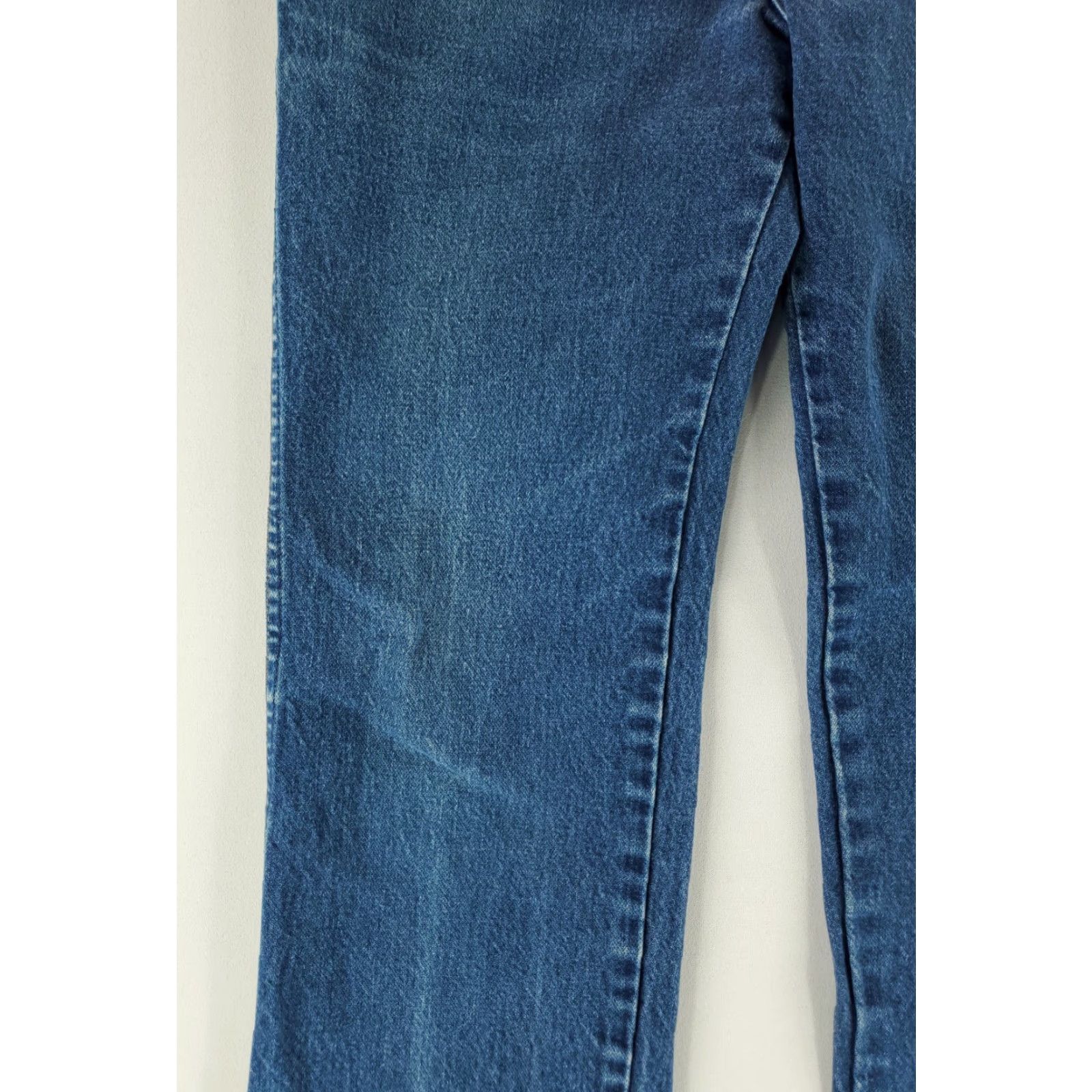 Wrangler VINTAGE Wrangler Jeans 90s 936DEN Whiskering Blue Straight Mens 32 33x33 31 Inseam 32x31 Actual Mens Size US 32 / EU 48 - 3 Thumbnail
